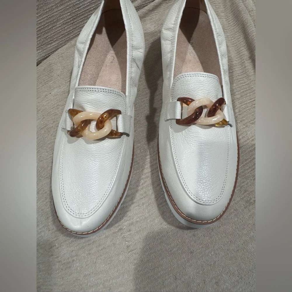 Vionic Cynthia Womens Slip On Casual Shoe with Orthotic Support - Picture 2 of 5